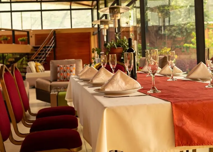 Qasana Plaza Hotel 3*